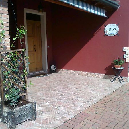 Bed and Breakfast Al 54 Сан-Джорджо-ди-Мантова Экстерьер фото